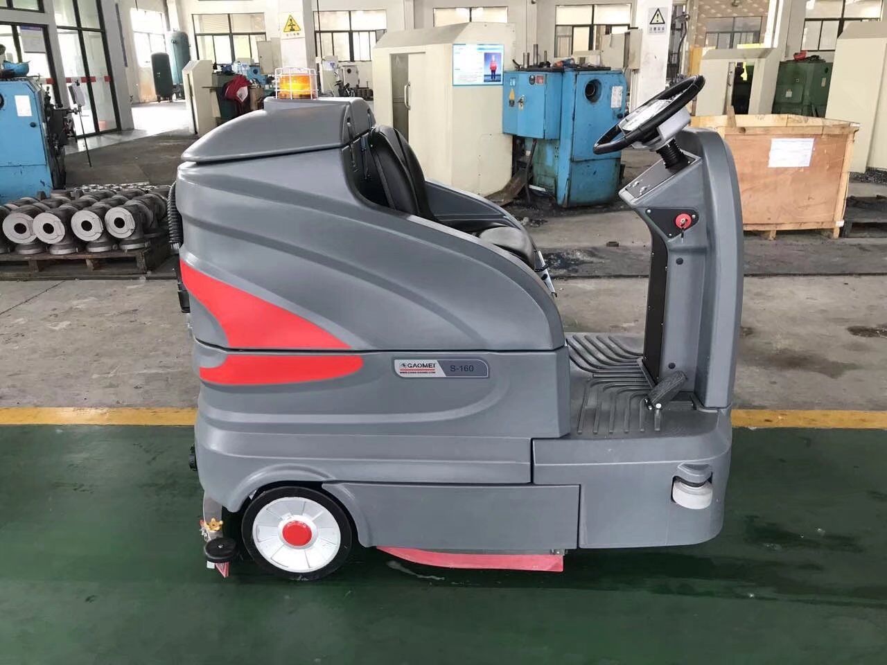 上網(wǎng)采購(gòu)駕駛式洗地機(jī)，除了價(jià)格還要了解什么？