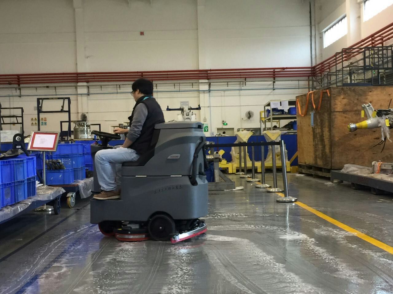 廠家直銷(xiāo)洗地車(chē)真的實(shí)惠嗎?