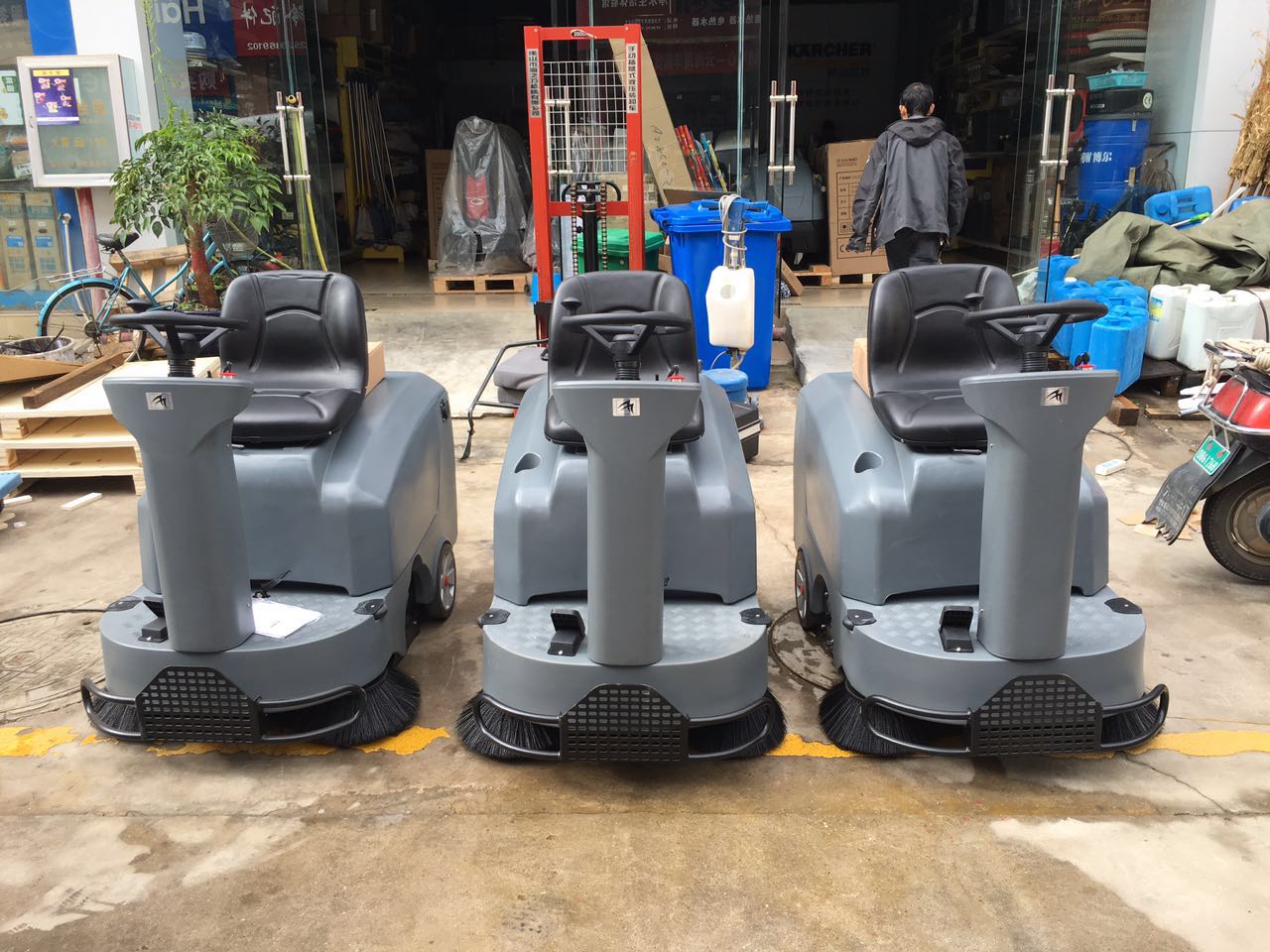 高品質(zhì)掃地機(jī)買到這個(gè)價(jià)，痛哭也沒有用了