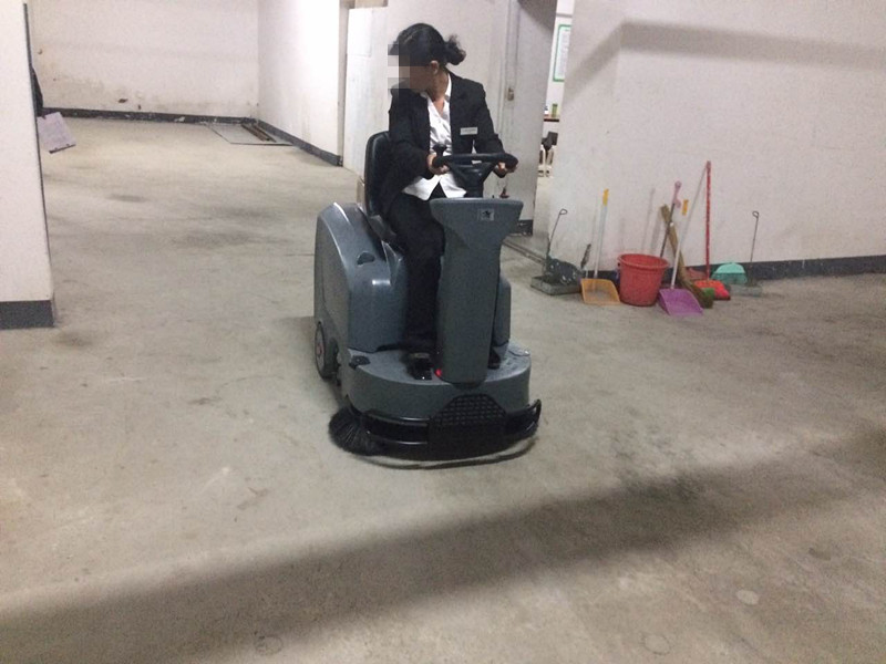 電動掃地車該怎樣做日常維護？